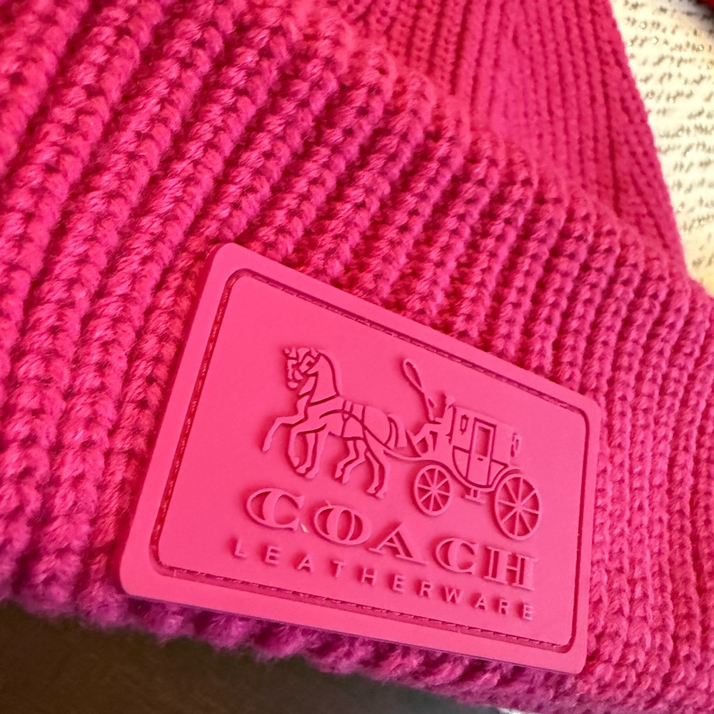 NWT 🩷 Coach Patch Knit Beanie in Hot Pink - Picture 2 of 7
